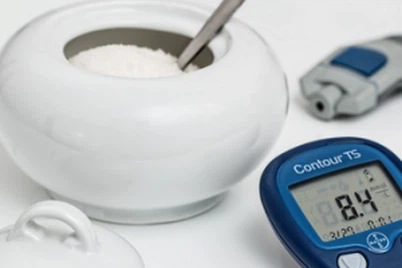 Tindakan pertolongan pertama apa yang harus diambil jika terjadi paparan Tri ...